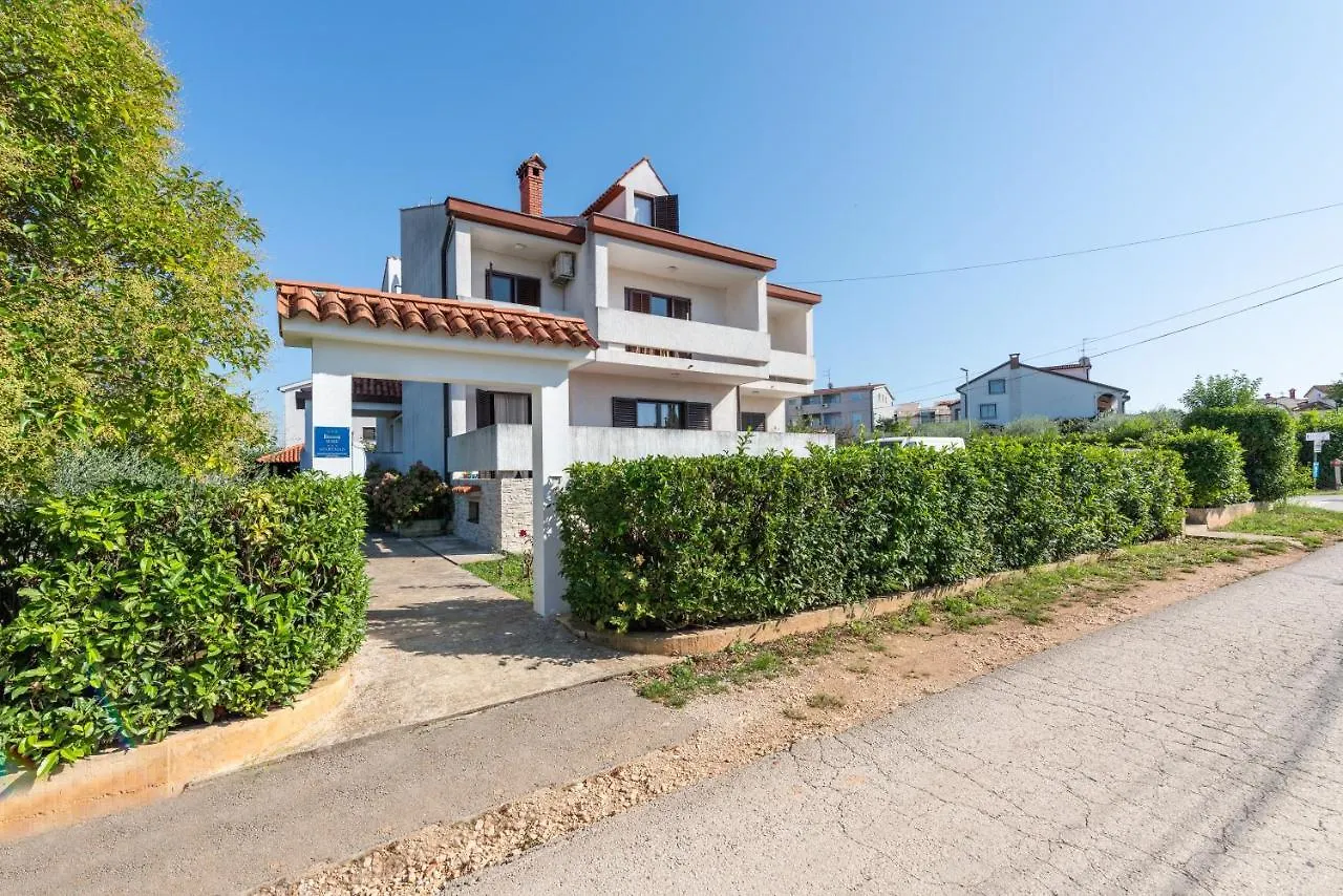 Apartments Villa Falcon Funtana