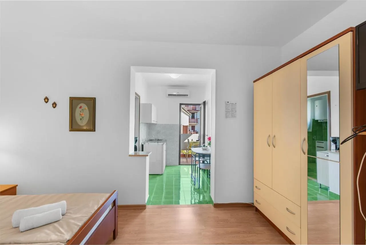 Apartments Villa Falcon Funtana