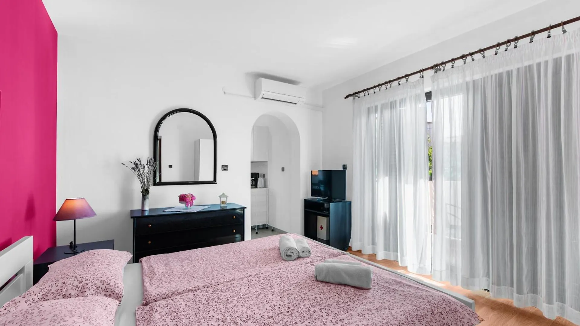 Apartments Villa Falcon Funtana