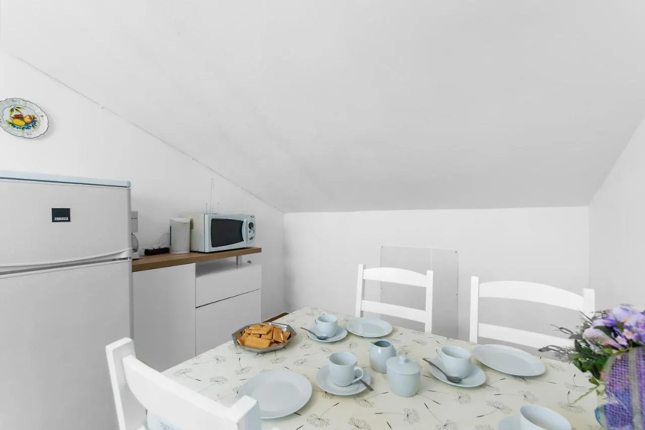 Apartments Villa Falcon Funtana
