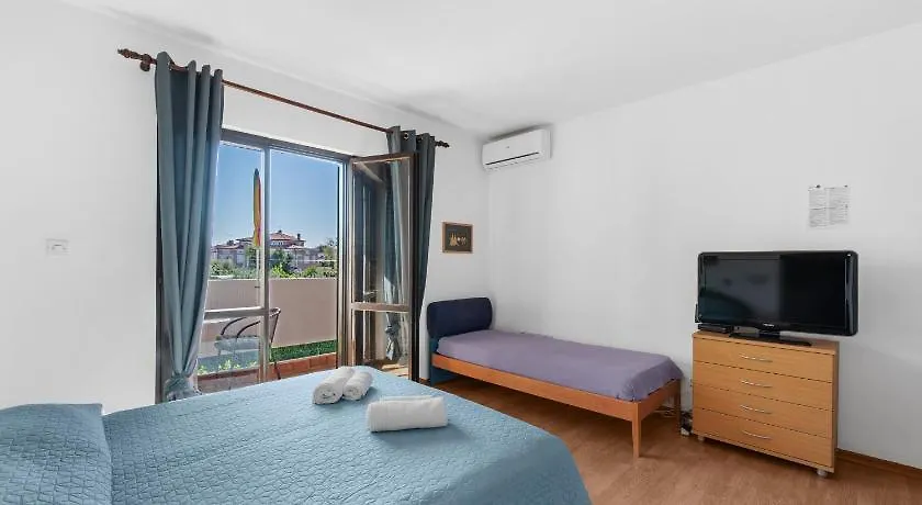 Apartments Villa Falcon Funtana